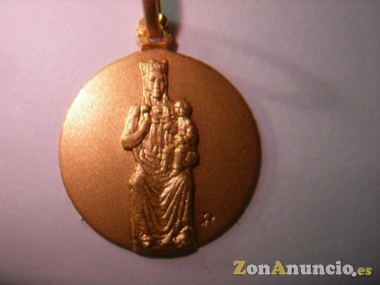 MEDALLA VIRGEN BLANCA VITORIA EN ORO Y EN PLATA.